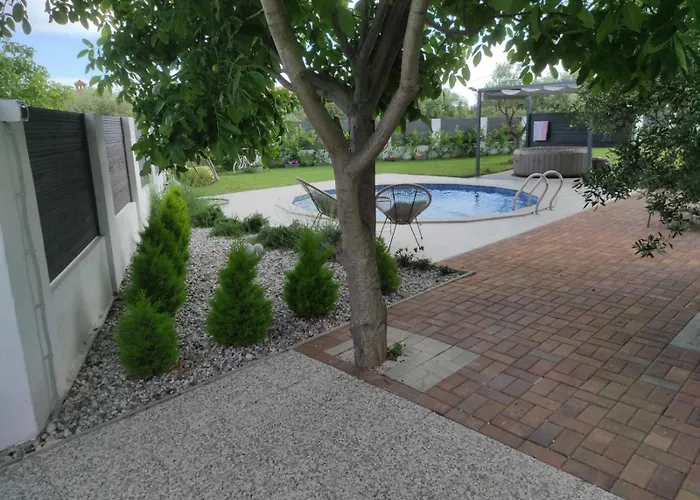 Kuca Za Odmor Silvano 펜션 *